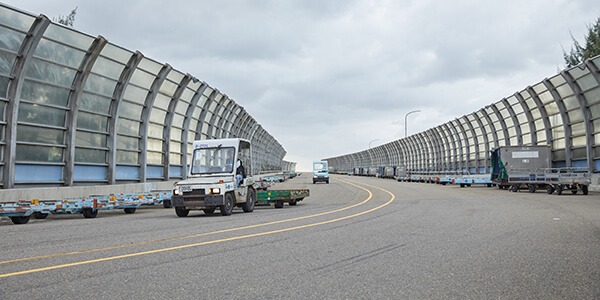 600 m dedicated lane for pallet trucks